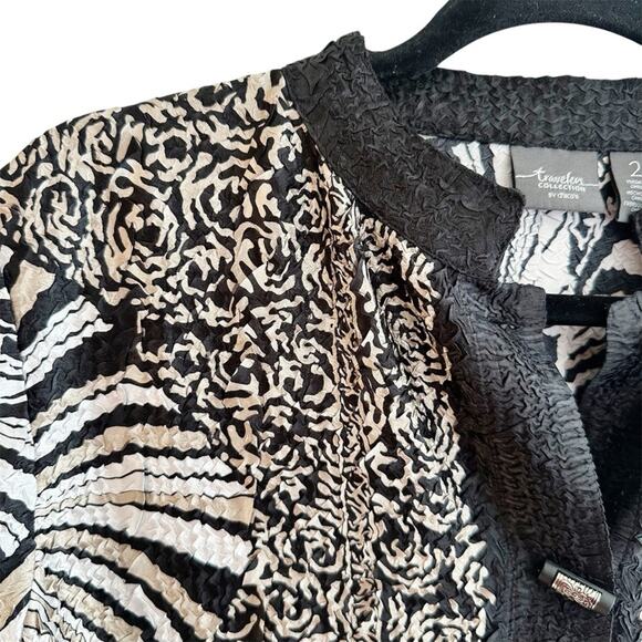 Chico's Travelers Abstract Art Crinkle Tunic Blouse Asian Mandarin Collar Button - Picture 3 of 5